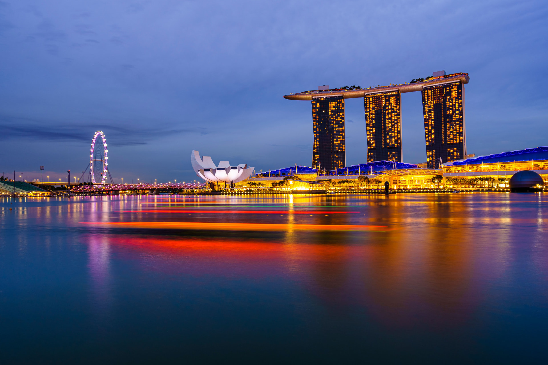 Marina Bay Sands and Singapore waterfront at dusk